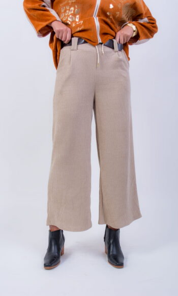 Pantalón tipo cotelé