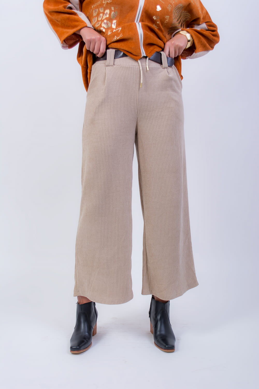 Pantalón tipo cotelé