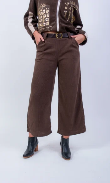 Pantalón tipo cotelé