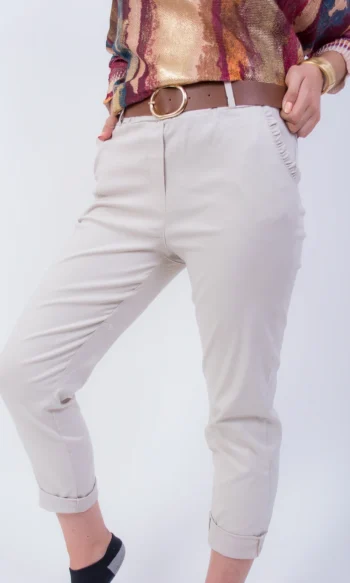 Pantalón liso con cinturón